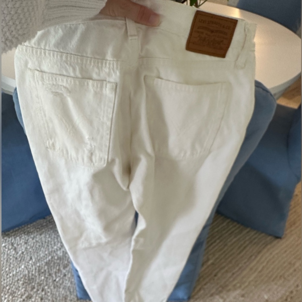 Levi's Women's Cream Straight Leg Jeans - Picture 2 of 4